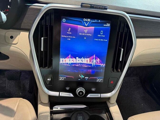 Vinfast Lux SA 2021 siêu lướt 26.000 km một chủ