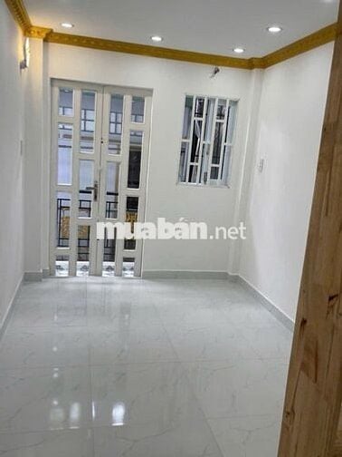 Mới, chính chủ xây dựng, không lộ giới. P15 Q10. 20m2 3 tầng. 3,4 tỷ.