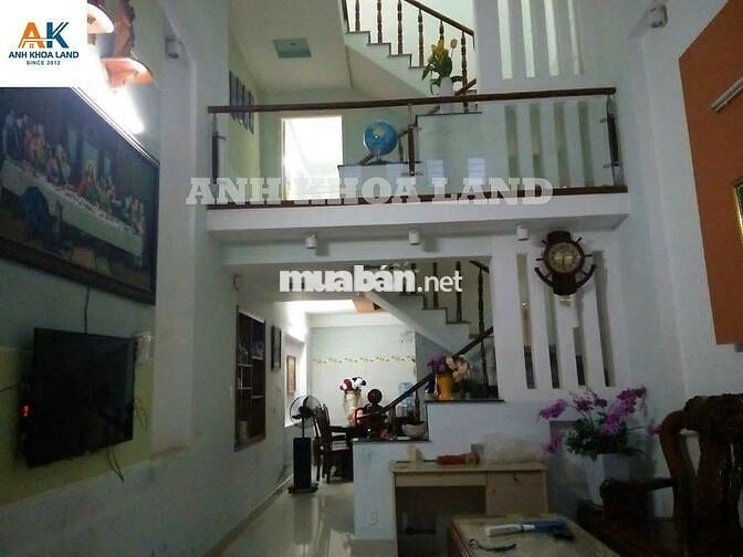 304hbc- nhà xây kiên cố, không ngập úng, không quy hoạch, đường xe hơi