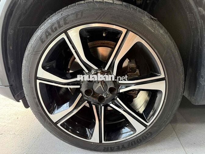 Vinfast Lux SA 2021 siêu lướt 26.000 km một chủ