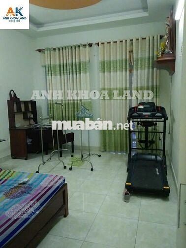 304hbc- nhà xây kiên cố, không ngập úng, không quy hoạch, đường xe hơi