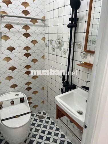 Mới, chính chủ xây dựng, không lộ giới. P15 Q10. 20m2 3 tầng. 3,4 tỷ.