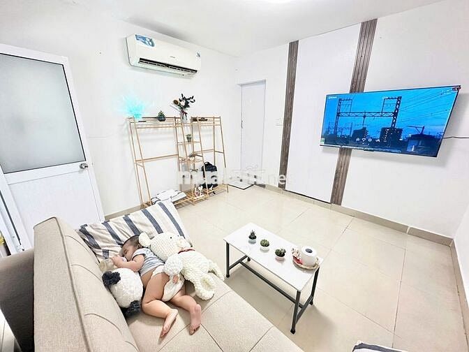 Nhà NC gần công viên Lê Thị Riêng cầu Công Lý, gần đường lê văn sỹ 2PN