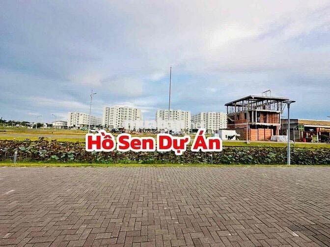 Nền biệt thự view hồ sen hẻm hông 4m giá 10 tỷ KDC nam long 2