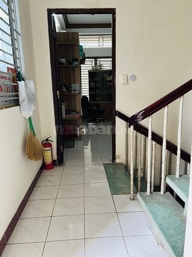 Nhà giá rẻ Năm Châu, Tân Bình, 101m2, 3 tầng 4PN, chỉ 6 tỷ hơn 