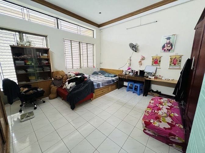 Nhà giá rẻ Năm Châu, Tân Bình, 101m2, 3 tầng 4PN, chỉ 6 tỷ hơn 