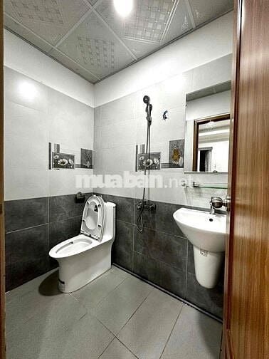 Cho thuê phòng ngay Nguyễn Trãi Q1 gần BẾN THÀNH - TAKASHIMAYA 27m2