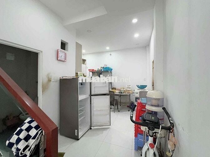 Cho thuê nhà nguyên căn 2pn 2wc cạnh công viên Gia Định full nội thất