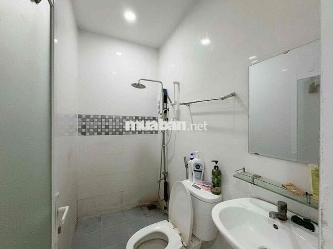 Cho thuê nhà nguyên căn 2pn 2wc cạnh công viên Gia Định full nội thất
