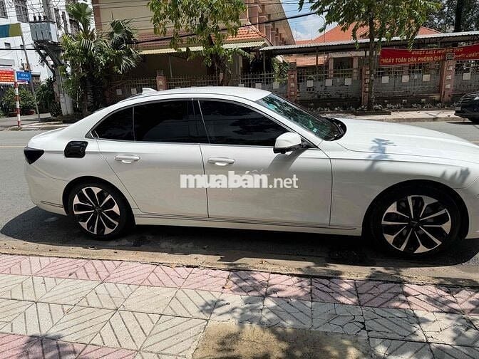 Lux A 2.0 2021 ( Lăn bánh 2022) Màu trắng