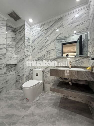 Cho thuê nhà mặt tiền nguyên căn QL50 Q8 180m2, 4 lầu, thang máy, PCCC