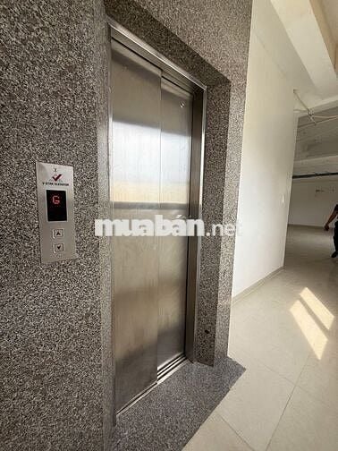 Cho thuê nhà mặt tiền nguyên căn QL50 Q8 180m2, 4 lầu, thang máy, PCCC