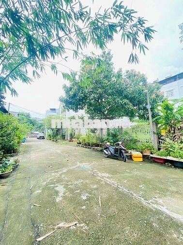 Đất xây biệt thự 278m2(14x20) Cạnh Gigamall Thủ Đức