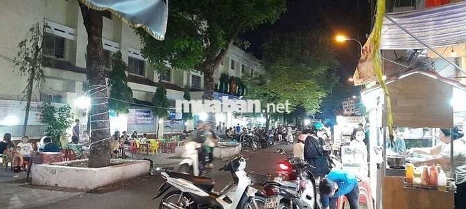 Cho thuê mặt bằng khu ăn uống đối diện có trường học