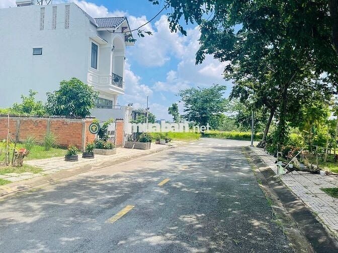 gia đình cần bán lô đất Long Hưng 2 mặt tiền, kế bên dự án Aquacity