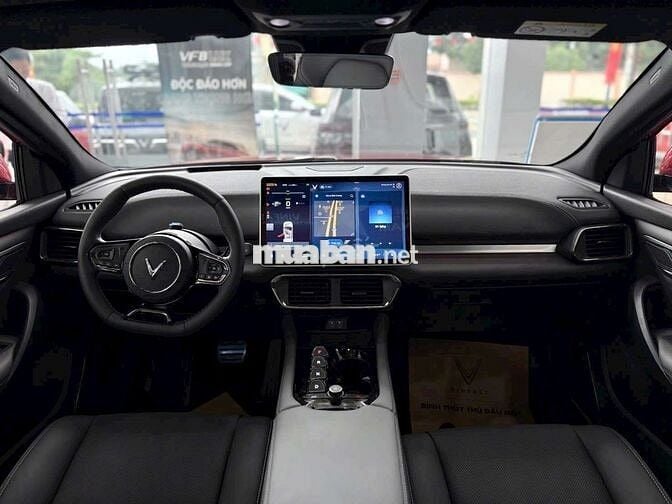 VINFAST VF8 PLUS LĂN BÁNH CHỈ 1.066 TRIỆU CÒN GIẢM