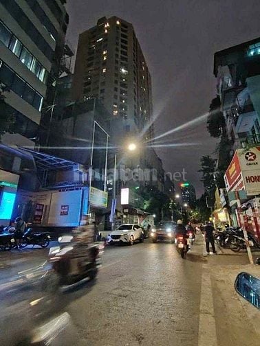 Bán nhà Vương Thừa Vũ 32m2, 13,4 tỷ, 5 tầng cách mặt phố 20m Bán nhà Vương Thừa Vũ 32m2, 13,4 tỷ, 5 tầng cách mặt phố 20m