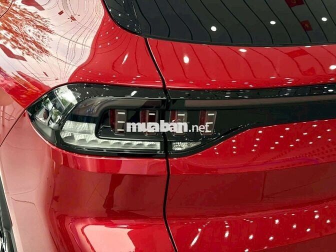 VINFAST VF8 PLUS LĂN BÁNH CHỈ 1.066 TRIỆU CÒN GIẢM