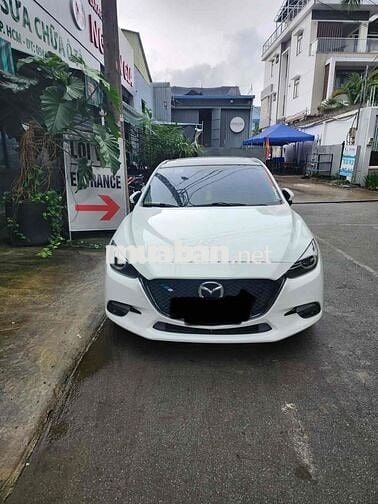 Mazda 3 2018 1.5 AT Sedan - 180000 km