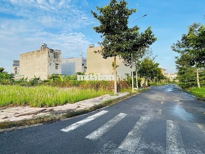 gia đình cần bán lô đất Long Hưng 2 mặt tiền, kế bên dự án Aquacity