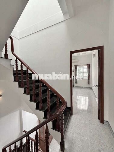 Chính chủ cho thuê Nhà mặt tiền đg Bắc Hải, P6, Tân Bình