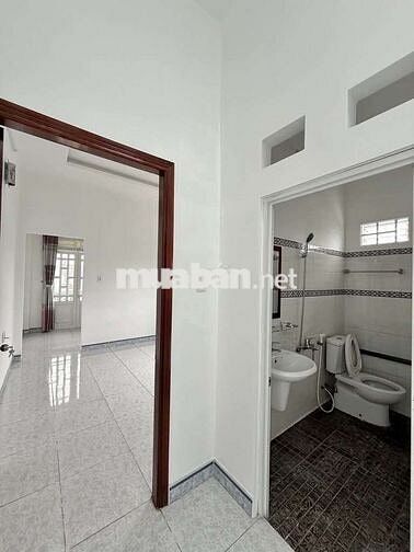 Chính chủ cho thuê Nhà mặt tiền đg Bắc Hải, P6, Tân Bình