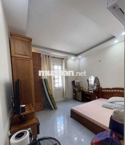 bán nhà 4x18m trệt 2 lầu hẻm xe hơi 2 mặt trước sau rất thoáng rẻ tt