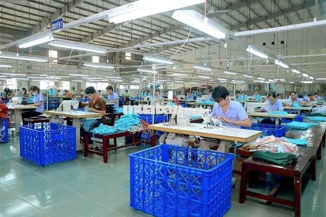 Bán kho xưởng 7.100m2, KCN Đức Hòa , Long An , có văn phòng : 1.000m2