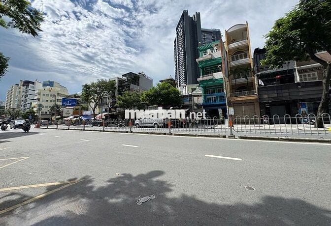 MT NGUYỄN CƯ TRINH, Q1 - NGAY NGÃ 4 TRẦN ĐÌNH XU &VÒNG XOAY CỐNG QUỲNH