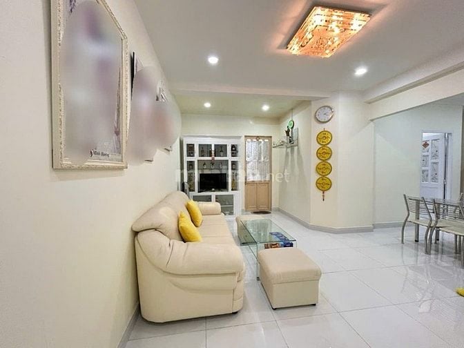 Chung cư  52 P5 Q8 2PN 62,4m2 thang máy, shr , tặng NT ngay TTHC Q8