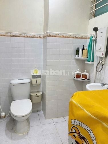 Chung cư  52 P5 Q8 2PN 62,4m2 thang máy, shr , tặng NT ngay TTHC Q8