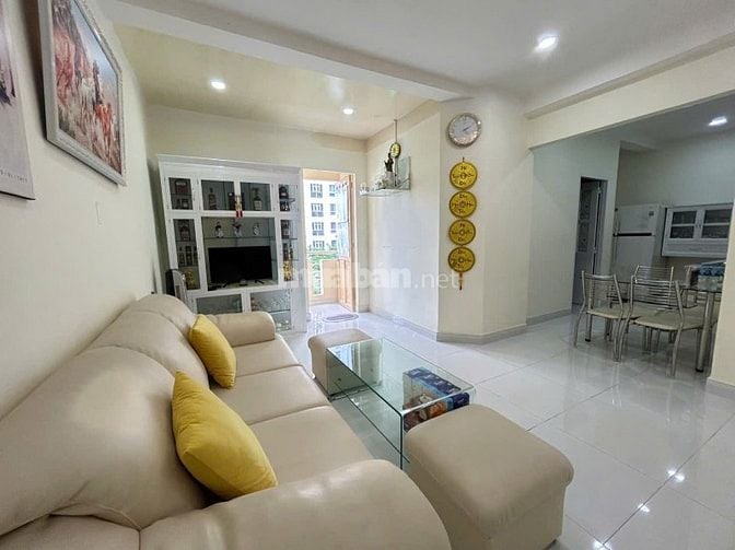 Chung cư  52 P5 Q8 2PN 62,4m2 thang máy, shr , tặng NT ngay TTHC Q8