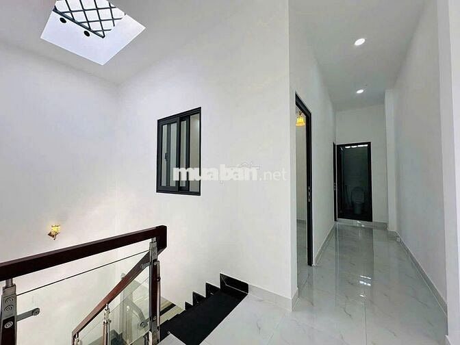 BÁN NHÀ LẦU SỔ RIÊNG. GẦN 100M2 GẦN TRƯỜNG LÁI BỬU LONG