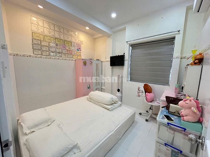 Chung cư  52 P5 Q8 2PN 62,4m2 thang máy, shr , tặng NT ngay TTHC Q8