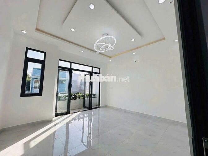 BÁN NHÀ LẦU SỔ RIÊNG. GẦN 100M2 GẦN TRƯỜNG LÁI BỬU LONG