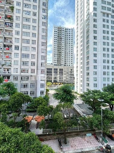 Chung cư  52 P5 Q8 2PN 62,4m2 thang máy, shr , tặng NT ngay TTHC Q8