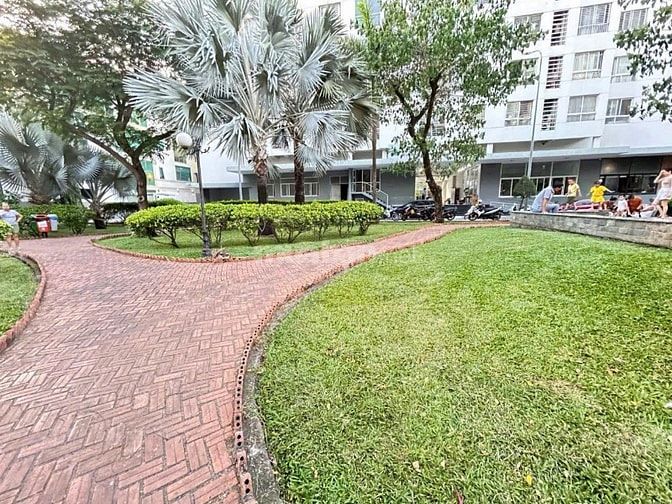 Chung cư  52 P5 Q8 2PN 62,4m2 thang máy, shr , tặng NT ngay TTHC Q8