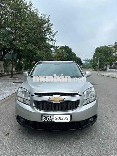 Xe 7 chỗ số tự động