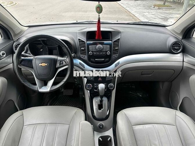 Xe 7 chỗ số tự động