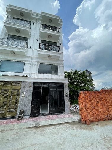 Bán nhà sổ hồng riêng vào ở ngay đường Hiệp Bình, phường Hiệp Bình.