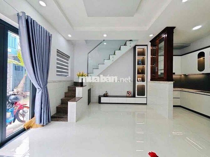 Nhà đẹp 2 lầu , 5.5 * 8m , Phạm văn Chiêu , p14, Gò Vấp