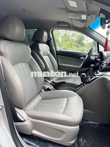 Xe 7 chỗ số tự động