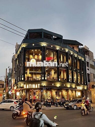 Cho thuê nhà mặt tiền bề ngang khủng