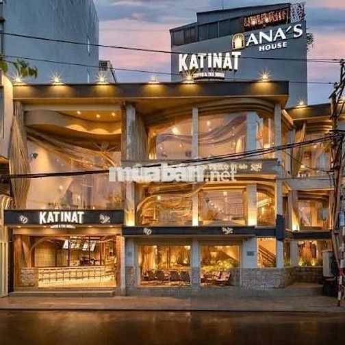 Cho thuê nhà mặt tiền bề ngang khủng