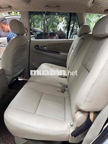 tôi cần bán toyota inova