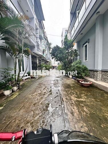 3 LẦU BAN CÔNG - ĐƯỜNG MỄ CỐC P15 Q8 - SAU LƯNG TRẠM Y TẾ.