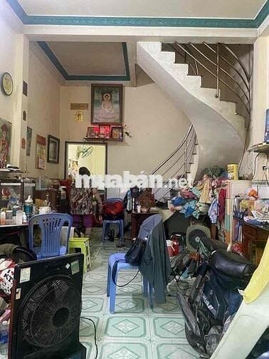 3 LẦU BAN CÔNG - ĐƯỜNG MỄ CỐC P15 Q8 - SAU LƯNG TRẠM Y TẾ.