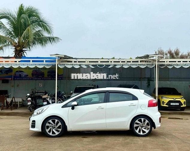 🆘🆘🆘RIO 1.4L 10/2015 Hatchback Nhập Hàn Quốc Zin99%