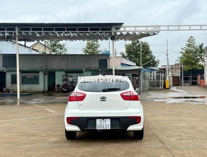 🆘🆘🆘RIO 1.4L 10/2015 Hatchback Nhập Hàn Quốc Zin99%