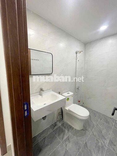 PENTHOUSE FULL NỘI THẤT BAN CÔNG SÂN THƯỢNG NHÀ MỚI PHÒNG ĐẸP RỘNG